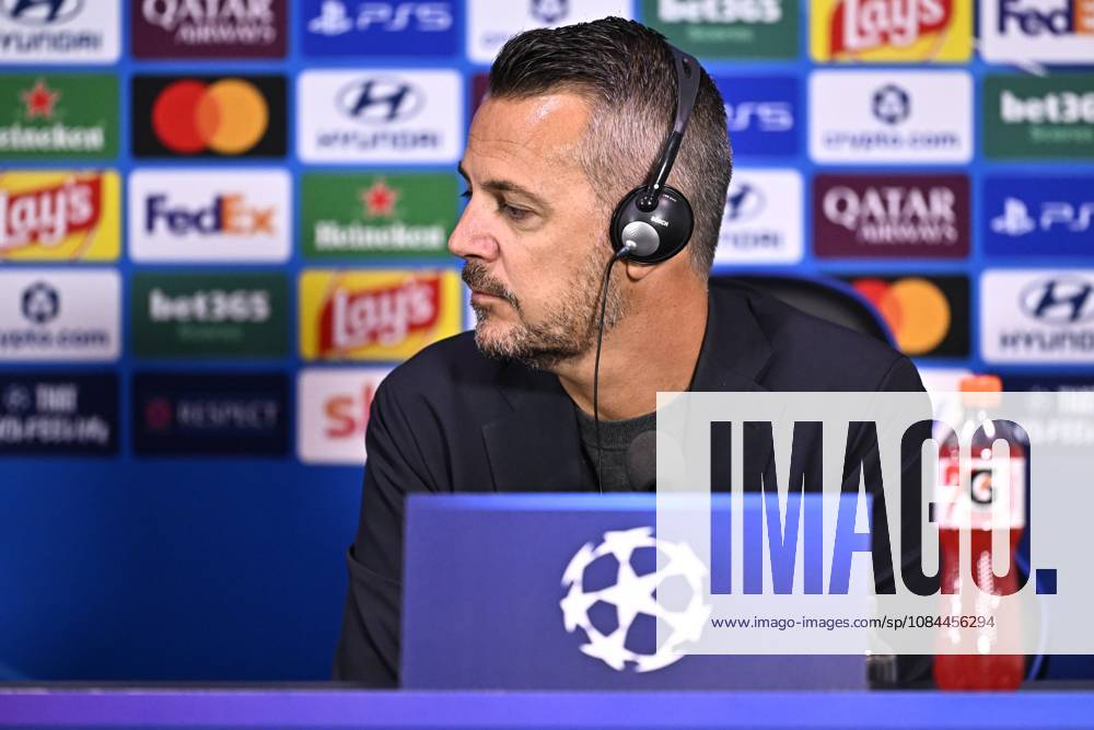 Inter Milan v Club Brugge - UEFA Champions League Media Activities 12 10 2026 MILAN, ITALY - OCTOBER 12 : Willem Kirsten Communications Director of Club Brugge speaking with the media during a pre-match press conference, PK, Pressekonferenz ahead of the UEFA Champions League 2026 27 League Phase matchday 2 match between Inter Milan and Club Brugge on October 12, 2026 in Milan, Italy, 12 10 2026 Milan Italy