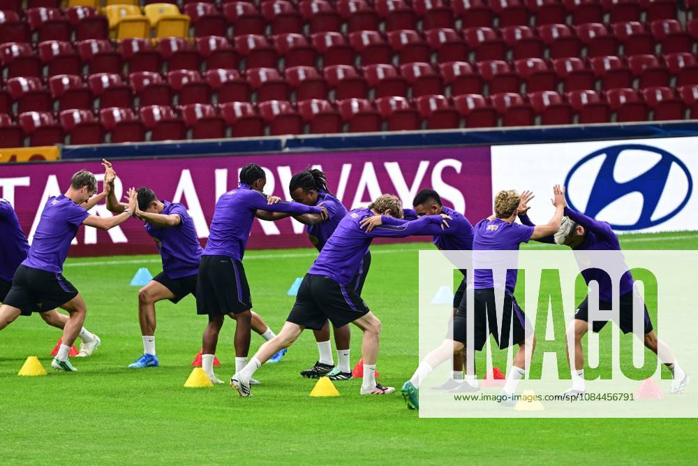 Barcelona complete preparations for Champions League clash with Galatasaray in Istanbul ISTANBUL, TURKIYE - OCTOBER 12: Barcelona players take part in a training session at RAMS Park as they complete preparations for their UEFA Champions League Week 2 match against Galatasaray, on October 12, 2026 in Istanbul, Turkiye. The session was led by head coach Hansi Flick, with the opening 15 minutes made available to members of the media ahead of the match. Cem Tekkesinoglu Anadolu Istanbul Turkey. Editorial use only. Please get in touch for any other usage.