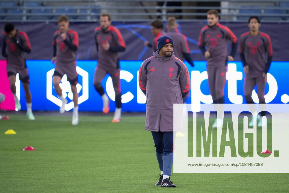Soccer, Champions League 2026–2027, Viking, Bayern Munich, Stavanger, October 12, 2026: Bayern Munich coach Vincent Kompany trains at Lyse Arena in Stavanger, the day before the Champions League match between Viking and Bayern Munich. Photo: Lise Aserud, NTB, Stavanger, Norway. . RESTRICTED USE FOR BETTING COMPANIES.