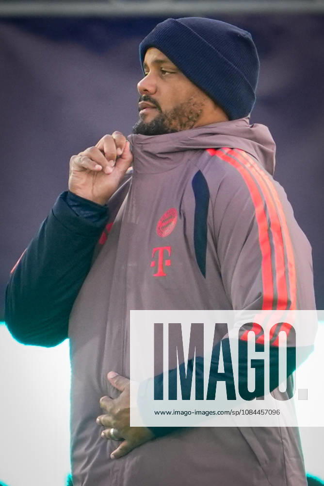 Soccer, Champions League 2026–2027, Viking vs. Bayern Munich, Stavanger, October 12, 2026. Bayern Munich coach Vincent Kompany coaches at Lyse Arena in Stavanger, on the day of the Champions League match between Viking and Bayern Munich. Photo: Lise Aserud, NTB, Stavanger, Norway. . RESTRICTED USE FOR BETTING COMPANIES.