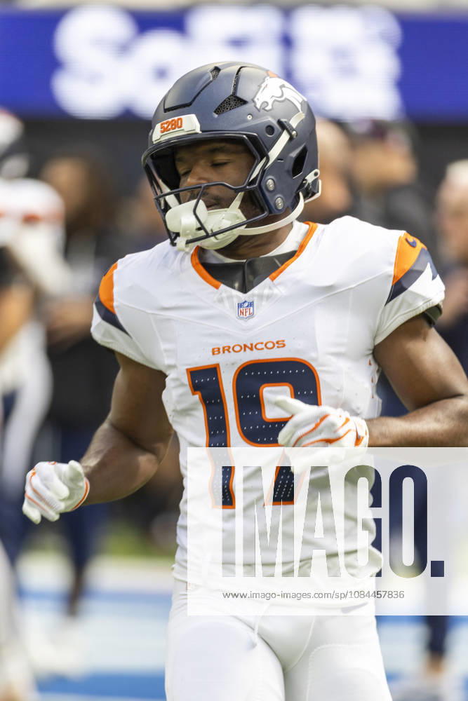 Denver Broncos Wide Receiver Marvin Mims Jr. (19) warms up before an NFL, American Football Herren, USA football game against Los Angeles Chargers, in Inglewood, Calif. on Sunday Oct. 11, 2026. Inglewood USA - ZUMAc68_ 20261011_zaf_c68_050
