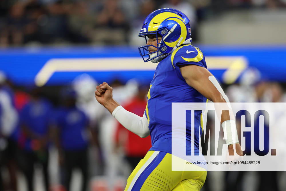 INGLEWOOD, CA - OCTOBER 12: Matthew Stafford 9 of the Los Angeles Rams celebrates a touchdown in the first half of an NFL, American Football Herren, USA game between the Buffalo Bills and the Los Angeles Rams on October 12, 2026, at SoFi Stadium in Inglewood, California. (Photo by Greg Fiore Icon Sportswire) NFL: OCT 12 Bills at Rams Icon2610121573