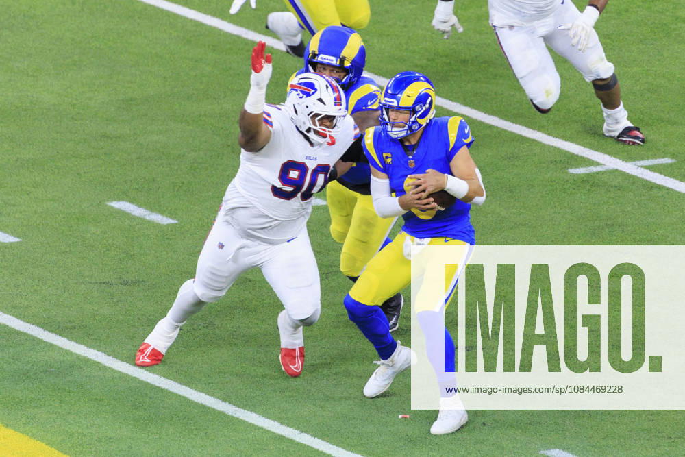 9 Matthew Stafford, QB of the Los Angeles Rams gets sacked by 90 DeWayne Carter, DT of the Buffalo Bills during their regular NFL, American Football Herren, USA season game on Monday October 12, 2026 at SoFi Stadium in Inglewood, California. ARIANA RUIZ PI Rams Vs. Bills - ZUMAp124 20261012_zaa_p124_026