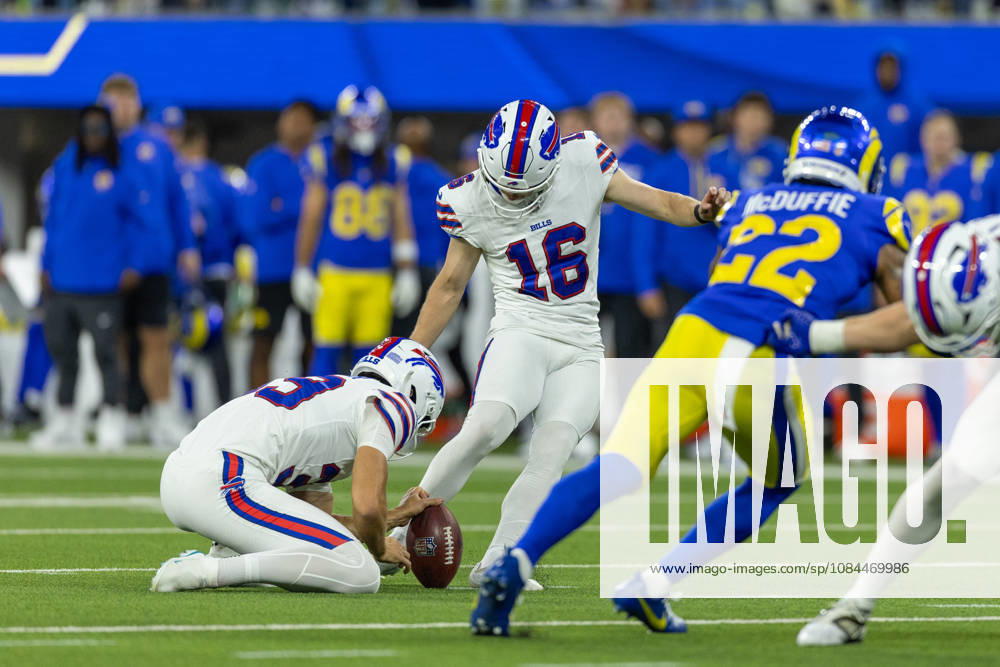 INGLEWOOD, CA - OCTOBER 12: Tyler Bass 16 of the Buffalo Bills kicks a field goal in the second half of an NFL, American Football Herren, USA game between the Buffalo Bills and the Los Angeles Rams on October 12, 2026, at SoFi Stadium in Inglewood, California. (Photo by Greg Fiore Icon Sportswire) NFL: OCT 12 Bills at Rams Icon2610123166