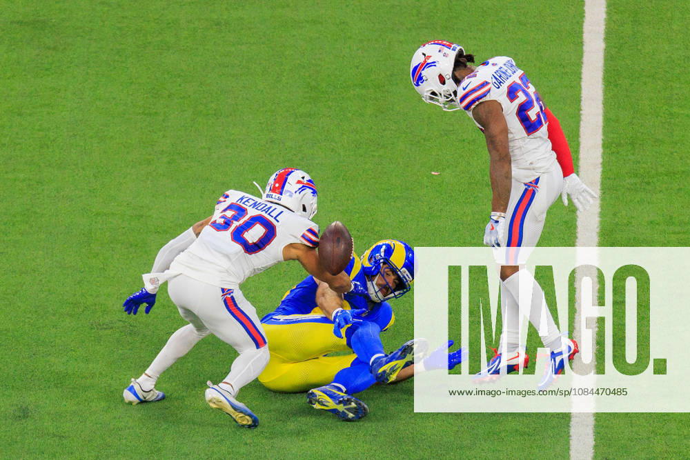 89 Tyler Higbee, TE of the Los Angeles Rams is unable to catch the ball during a regular NFL, American Football Herren, USA game against the Buffalo Bills on Monday October 12, 2026 at SoFi Stadium in Inglewood, California. Rams lose to Bills, 34-37 in overtime. JAVIER ROJAS PI Inglewood USA - ZUMAp124 20261012_zaa_p124_055