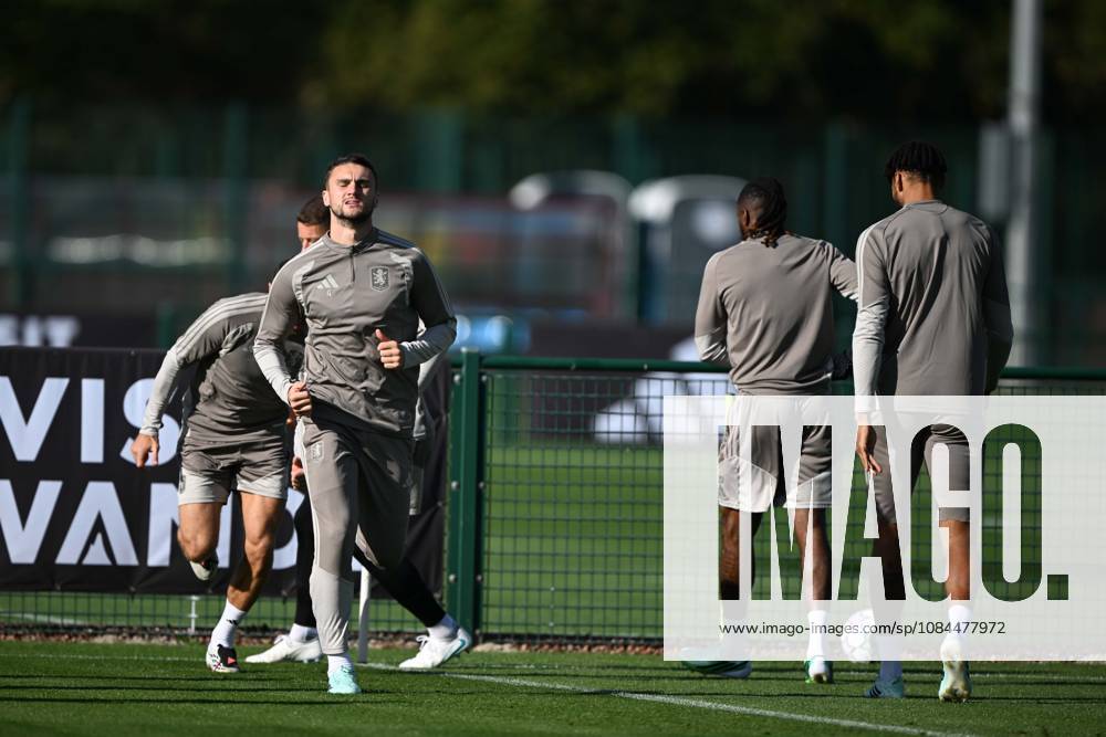 Aston Villa completes preparations for UCL clash against Fenerbahce TAMWORTH, UNITED KINGDOM - OCTOBER 13: Aston Villa team completes its preparations for the UEFA Champions League second matchday against Fenerbahce with a training session at the Bodymoor Heath Training Ground, in Tamworth, United Kingdom on October 13, 2026. Rasid Necati Aslim Anadolu Tamworth United Kingdom. Editorial use only. Please get in touch for any other usage.