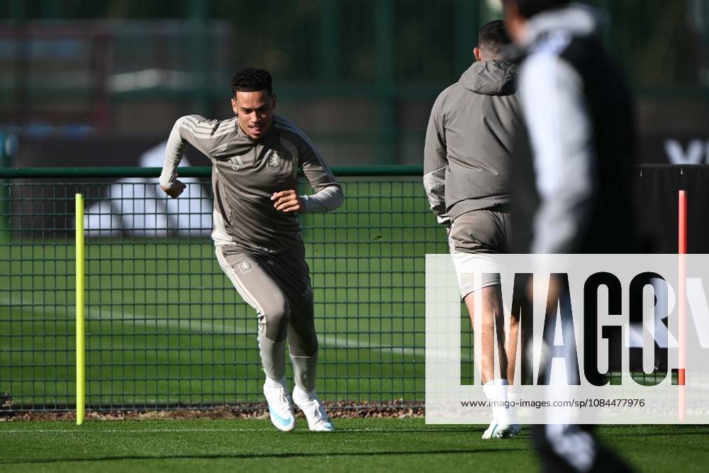 Aston Villa completes preparations for UCL clash against Fenerbahce TAMWORTH, UNITED KINGDOM - OCTOBER 13: Aston Villa team completes its preparations for the UEFA Champions League second matchday against Fenerbahce with a training session at the Bodymoor Heath Training Ground, in Tamworth, United Kingdom on October 13, 2026. Rasid Necati Aslim Anadolu Tamworth United Kingdom. Editorial use only. Please get in touch for any other usage.