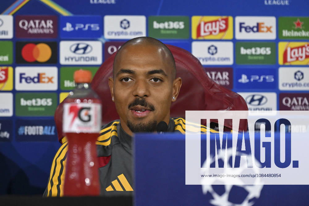 SOCCER - UEFA Champions League - AS Roma - press conference, PK, Pressekonferenz Photo by IPA ABACAPRESS.COM89631934 - Donyell Malen of Roma during the 2026-2027 UEFA Champions League match between AS Roma and Real Madrid, at the press conference and pre-match training session at the Trigoria Training Center on October 13, 2026, in Rome, Rome. during the AS Roma press conference for the UEFA Champions League soccer match in Rome, Italy, on October 13, 2026 Roma Italy