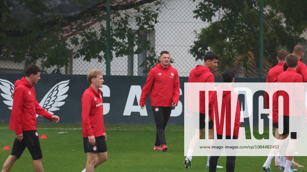 Fussball 2.Bundesliga, 1.FC Kaiserslautern - Training v.l. Marlon Ritter (1.FC Kaiserslautern) Ivan Prtajin (1.FC Kaiserslautern) Kaiserslautern