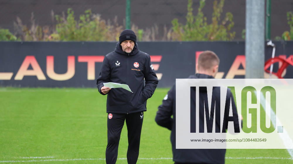 Fussball 2.Bundesliga, 1.FC Kaiserslautern - Training v.l. Torsten Lieberknecht Trainer (1.FC Kaiserslautern) Kaiserslautern