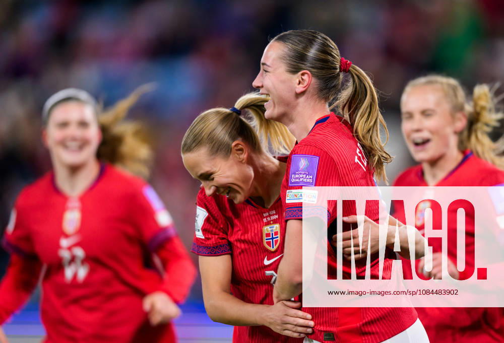 Elisabeth Terland of Norway celebrates after scoring 2-0 during the FIFA Women s World Cup Qualifier football match between Norway and Romania on October 13, 2026 in Oslo. Photo: Marius Simensen BILDBYRÅN COP 238 MM0076 bbeng dam fotball football fotboll soccer FIFA World Cup, WM, Weltmeisterschaft, Fussball qualifiers vm-kvalifisering kvinner vm kvalik landskamp norge norway romania jubel