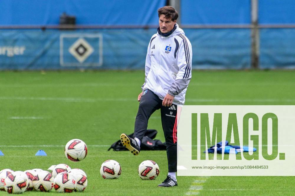 Trainer Merlin Polzin ( HSV ) Deutschland , Hamburg , Volksparkstadion , Fussball , 1. Bundesliga , Training des Hamburger SV