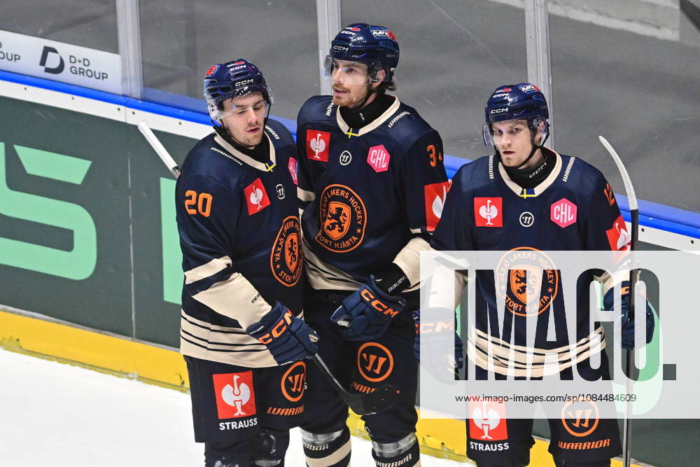 Ice hockey, Eishockey Champions League match: HC Dynamo Pardubice vs Vaxjo Lakers Hockey Club in Pardubice, Czech Republic, October 13, 2026. Hockey players of Vaxjo Lakers celebrate goal. (CTKxPhoto JosefxVostarek) CTKPhotoP2026101306746 CTKPhotoP2026101306746