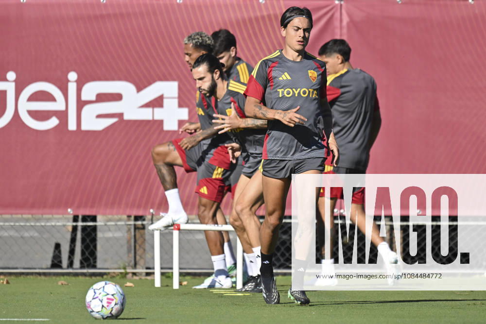 IPA89639256 - Paulo Dybala of Roma during a training session ahead of the UEFA Champions League soccer match between AS Roma and Real Madrid, as well as the press conference, PK, Pressekonferenz and training at the Trigoria Training Center on October 13, 2026, in Rome, Italy. During the AS Roma press conference for the UEFA Champions League soccer match in Rome, Italy, on October 13, 2026