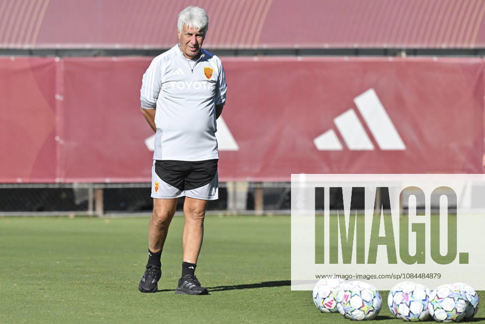 IPA89639265 - Gian Piero Gasperini, head coach of AS Roma, during the UEFA Champions League soccer match between AS Roma and Real Madrid, at a press conference, PK, Pressekonferenz and training session at the Trigoria Training Center on October 13, 2026, in Rome, Italy. During the AS Roma press conference for the UEFA Champions League soccer match in Rome, Italy, on October 13, 2026