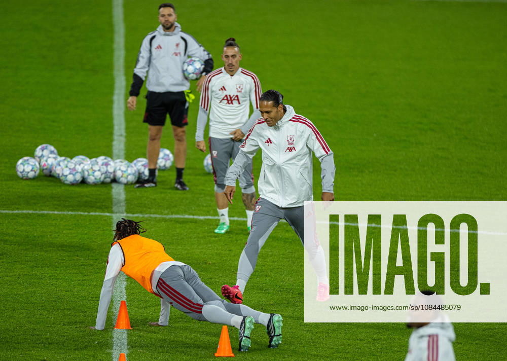 Football - UEFA Champions League - LASK v Liverpool FC - MD-1 LINZ, AUSTRIA - Tuesday, October 13, 2026: Liverpool s captain Virgil van Dijk during a training session ahead of the UEFA Champions League 2026 27 League Phase MD2 match between LASK and Liverpool FC at the Oberösterreich Arena. (Photo by David Rawcliffe Propaganda) LINZ Oberösterreich Arena UPPER AUSTRIA AUSTRIA