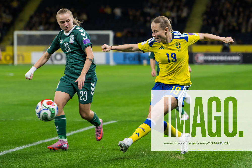 Loreta Rogaciova of Lithuania and Anna Anvegard of Sweden the FIFA Women s World Cup qualifier play-off football match between Sweden and Lithuania on October 13, 2026 in Stockholm. Photo: Jesper Zerman BILDBYRÅN kod JZ JZ0769 fotboll football soccer fotball vm-kval kval fifa womens world cup qualifier qualifier sverige sweden lithuania dam bbeng litauen