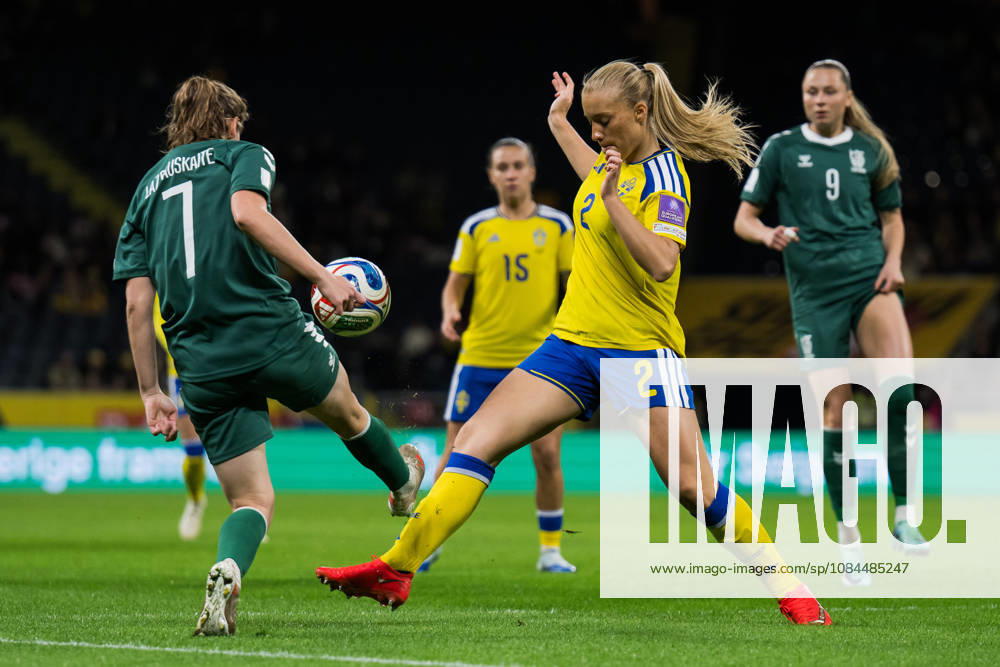 Ugne Lazdauskaite of Lithuania and Smilla Holmberg of Sweden during the FIFA Women s World Cup qualifier play-off football match between Sweden and Lithuania on October 13, 2026 in Stockholm. Photo: Emma Wallskog BILDBYRÅN kod EW JZ0769 fotboll football soccer fotball vm-kval kval fifa womens world cup qualifier qualifier sverige sweden lithuania dam bbeng litauen