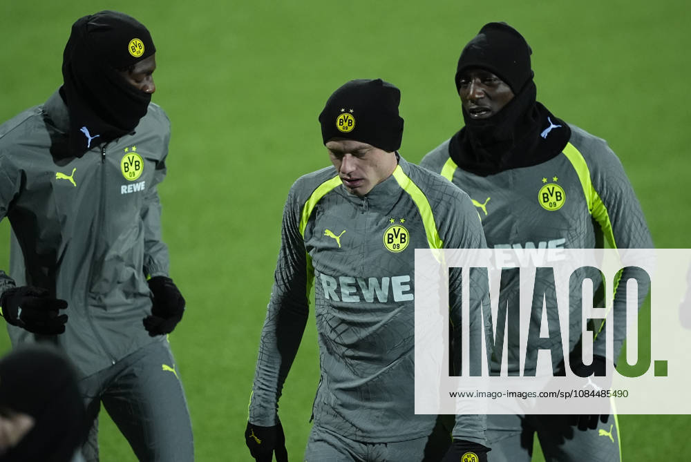 Champions League Bodo Glimt Borussia Dortmund Bodo 20261013 Julian Ryerson and Borussia Dortmund train at Aspmyra Stadium, the day of the Champions League soccer match between Bodo Glimt and Borussia Dortmund. Photo: Terje Pedersen, NTB, Bodo, Norway. . RESTRICTED USE FOR BETTING COMPANIES.