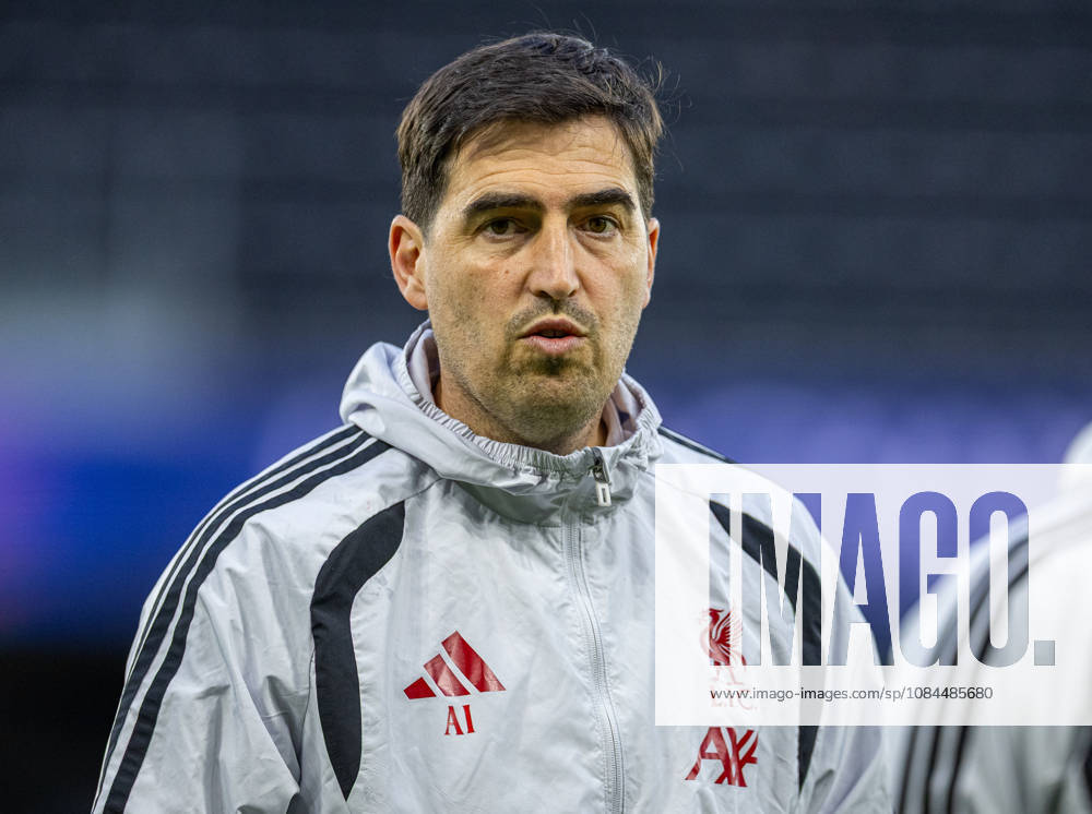 Football - UEFA Champions League - LASK v Liverpool FC - MD-1 LINZ, AUSTRIA - Tuesday, October 13, 2026: Liverpool s head coach Andoni Iraola during a training session ahead of the UEFA Champions League 2026 27 League Phase MD2 match between LASK and Liverpool FC at the Oberösterreich Arena. (Photo by David Rawcliffe Propaganda) LINZ Oberösterreich Arena UPPER AUSTRIA AUSTRIA