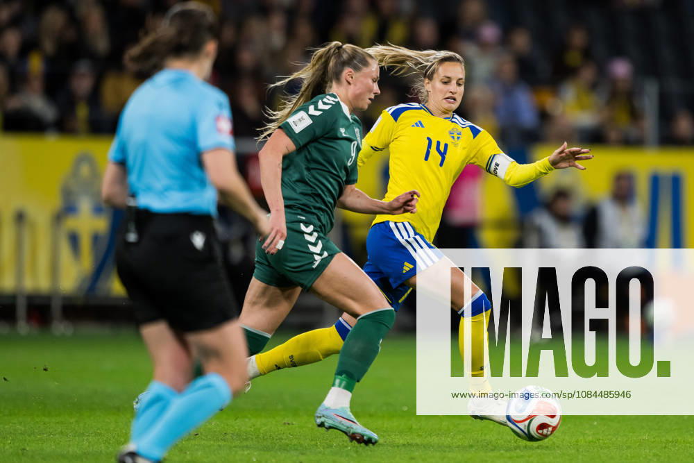 Rimante Jonusaite of Lithuania and Nathalie Björn of Sweden during the FIFA Women s World Cup qualifier play-off football match between Sweden and Lithuania on October 13, 2026 in Stockholm. Photo: Jesper Zerman BILDBYRÅN kod JZ JZ0769 fotboll football soccer fotball vm-kval kval fifa womens world cup qualifier qualifier sverige sweden lithuania dam bbeng litauen
