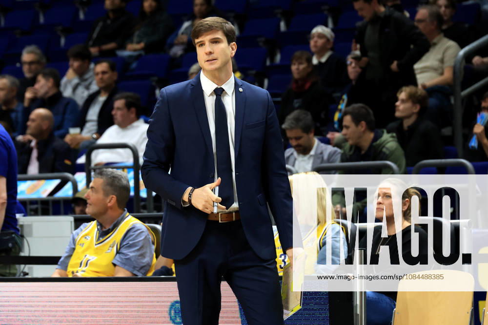 Deutschland, GER, DEU, Basketball, Champions League (BCL), 1.Tag, Saison 2026 2027, Berlin, ALBA Berlin vs Igokea CHEFTRAINER Pedro Calles ( ALBA Berlin ) nordphoto GmbH Engler Berlin Uber-Arena Berlin Deutschland