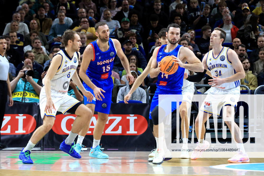 Deutschland, GER, DEU, Basketball, Champions League (BCL), 1.Tag, Saison 2026 2027, Berlin, ALBA Berlin vs Igokea MALTE DELOW ( ALBA Berlin 6 ), BRANDON ANGEL ( ALBA Berlin 21 ), Justin Bean ( ALBA Berlin 34 ), Petar Kovacevic ( Igokea 14 ), Djordje Topolovic ( Igokea 15 ) nordphoto GmbH Engler Berlin Uber-Arena Berlin Deutschland