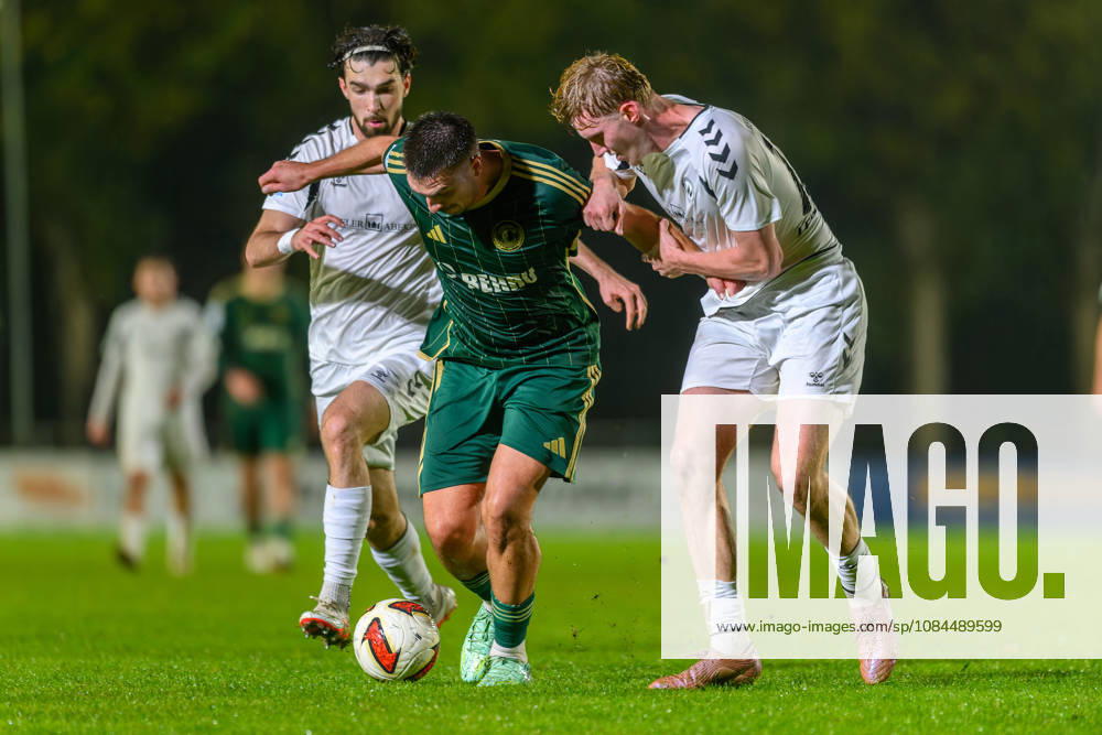Fussball - Saison 2026 2027 - Regionalliga Bayern - 14. Spieltag: SC Eltersdorf - SV Wacker Burghausen - JoTe - - Moritz Bangerter (17, SV Wacker Burghausen ) Yannik Jassmann (9, SC Eltersdorf ) Luca Lechner (13, SV Wacker Burghausen )