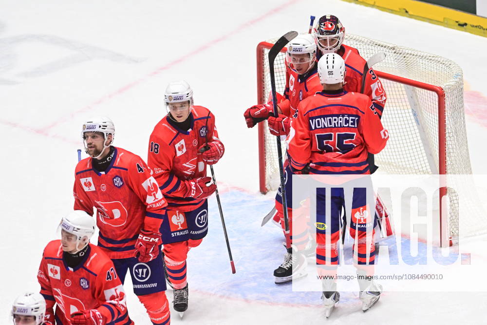 Ice hockey, Eishockey Champions League match: HC Dynamo Pardubice vs Vaxjo Lakers Hockey Club in Pardubice, Czech Republic, October 13, 2026. Hockey players of HC Dynamo Pardubice celebrate goal. (CTKxPhoto JosefxVostarek) CTKPhotoP2026101307675 CTKPhotoP2026101307675
