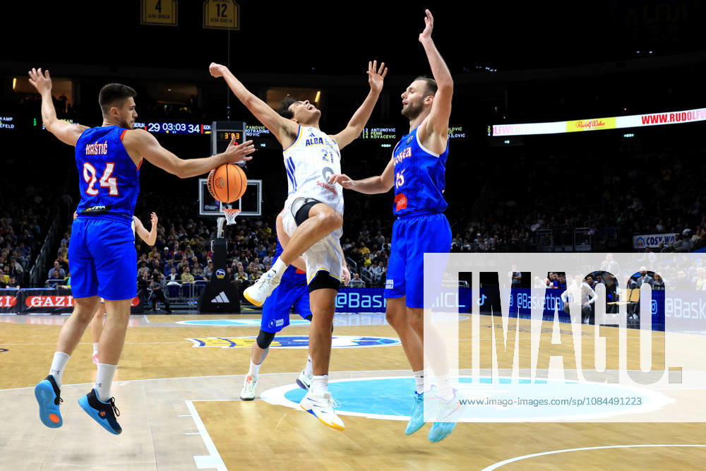 Deutschland, GER, DEU, Basketball, Champions League (BCL), 1.Tag, Saison 2026 2027, Berlin, ALBA Berlin vs Igokea BRANDON ANGEL ( ALBA Berlin 21 ), Djordje Topolovic ( Igokea 15 ), Armin Hrstic ( Igokea 24 ) nordphoto GmbH Engler Berlin Uber-Arena Berlin Deutschland