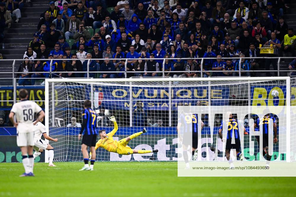 Inter Milan v Club Brugge - UEFA Champions League MILAN, ITALY - OCTOBER 13 : Tresoldi Nicolo forward of Club Brugge scoring a penalty shot during the UEFA Champions League 2026 27 League Phase matchday 2 match between Inter Milan and Club Brugge on October 13, 2026 in Milan, Italy, 13 10 2026 Milan Italy