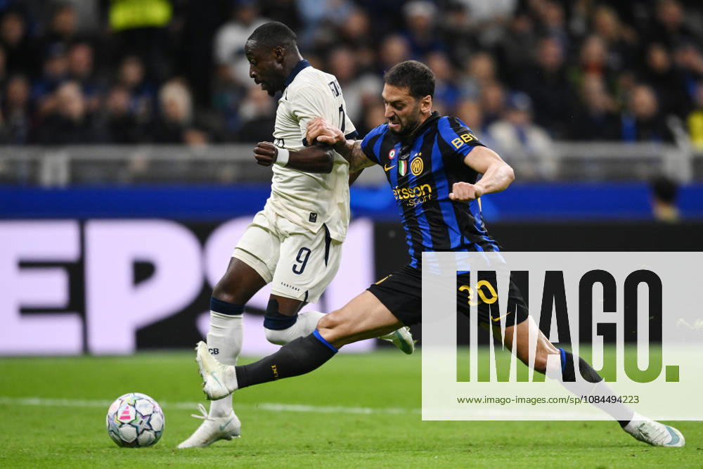 Ec Milano 13 10 2026 - Champions League Inter-Brugge foto Emanuele Comincini Image nella foto: Carlos Forbs-Hakan Calhanoglu