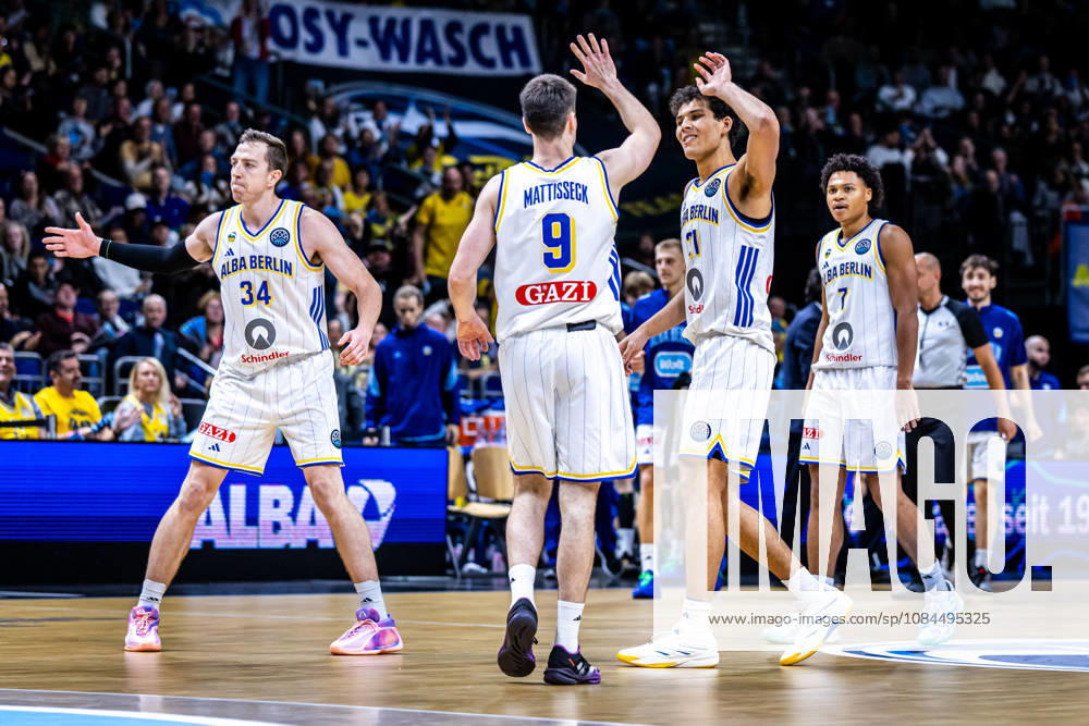 Basketball Berlin 13.10.2026 Saison 2026 2027 FIBA BCL Regular Season Group G Basketball Championsleague Alba Berlin - Igokea m:tel Aleksandrovac Brandon Angel (Alba Berlin, No.21) Jonas Mattisseck (Alba Berlin, No.09)