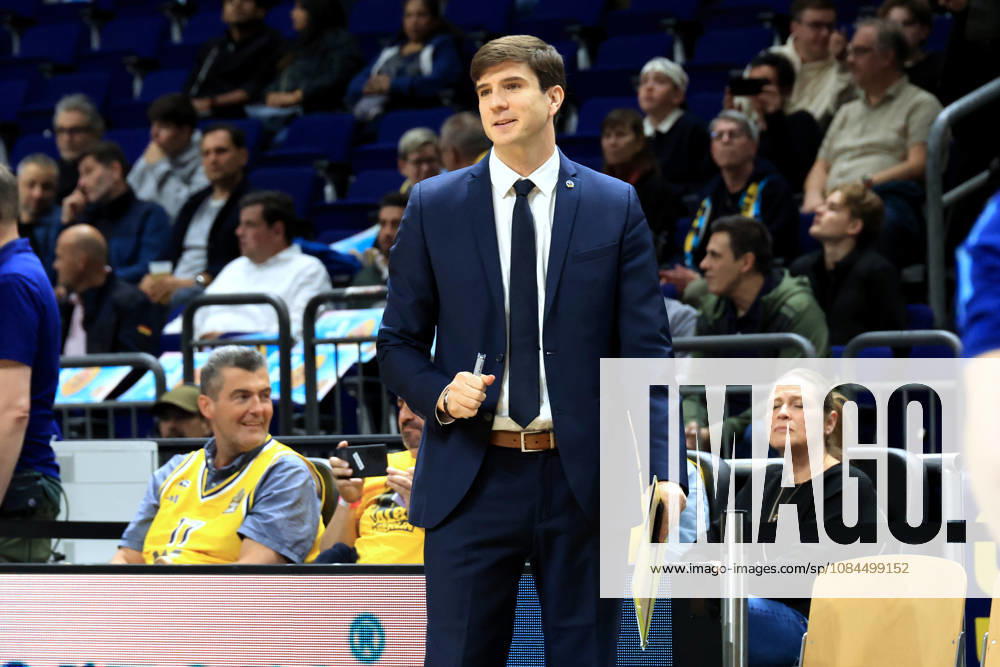 Deutschland, GER, DEU, Basketball, Champions League (BCL), 1.Tag, Saison 2026 2027, Berlin, ALBA Berlin vs Igokea CHEFTRAINER Pedro Calles ( ALBA Berlin ) nordphoto GmbH Engler Berlin Uber-Arena Berlin Deutschland