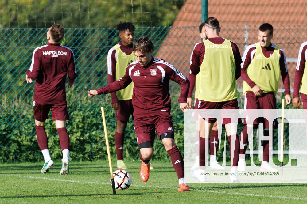 Anderlecht s Mihajlo Cvetkovic pictured in action during a training session of Belgian soccer team RSC Anderlecht, Wednesday 14 October 2026 in Brussels. The team is preparing for the second match of the UEFA Europa League league phase against Croatian GNK Dinamo Zagreb tomorrow. KURTxDESPLENTER x189777767x