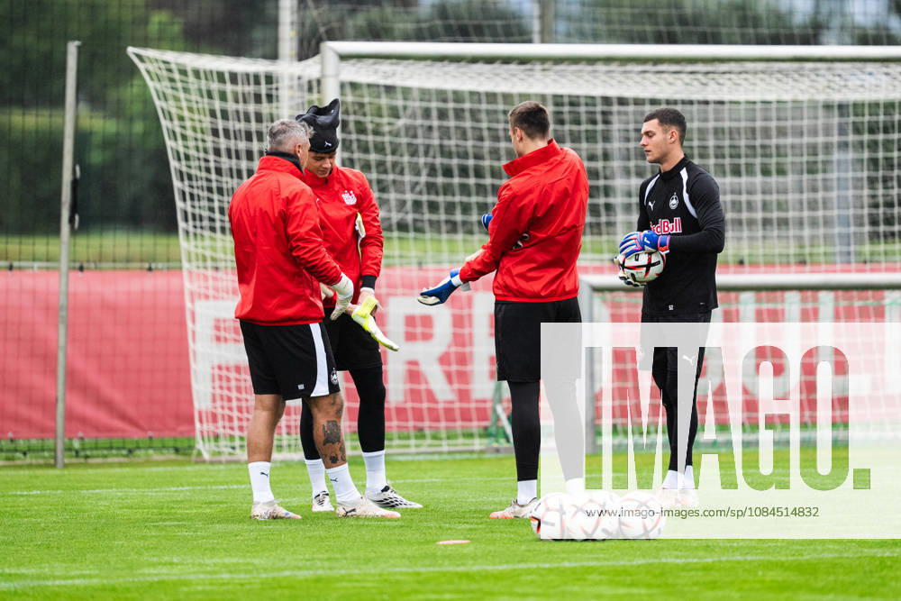 SOCCER - UEFA EL, RBS vs Milan SALZBURG,AUSTRIA,14.OCT.26 - SOCCER - UEFA Europa League, Red Bull Salzburg vs AC Milan, preview, training RBS. Image shows goalkeeper coach Alexander Walke, Nikola Sarcevic, Christian Fruechtl and Christian Zawieschitzky (RBS). GEPAxpictures Arellano
