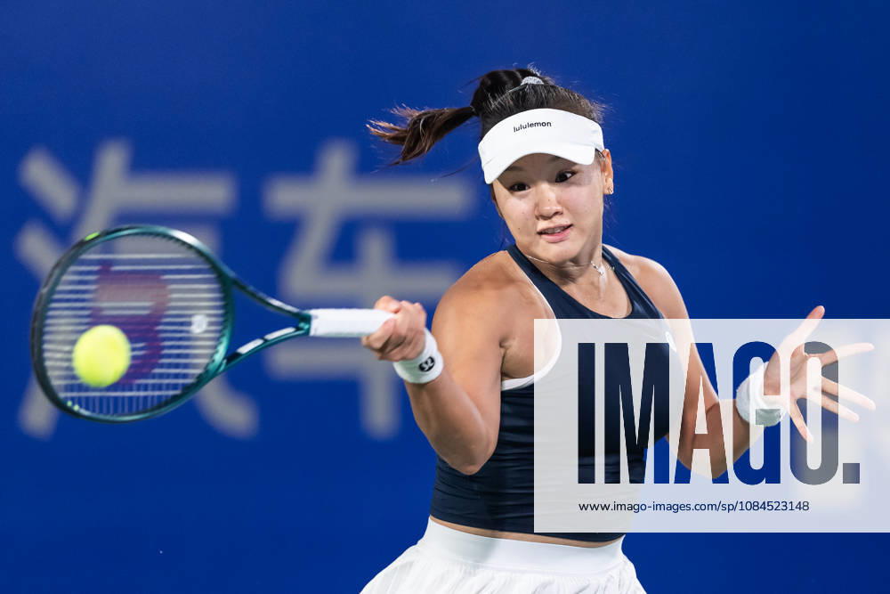 Hanyu Guo of China plays against Katie Volynets of USA ( not in view) during the Wuhan Open final match at the Optics Valley International Tennis Center. Hanyu Guo defeated Katie Volynets with a score of 6-4, 4-6, 7-6. Wuhan China - ZUMAs197 20261014_aaa_s197_106