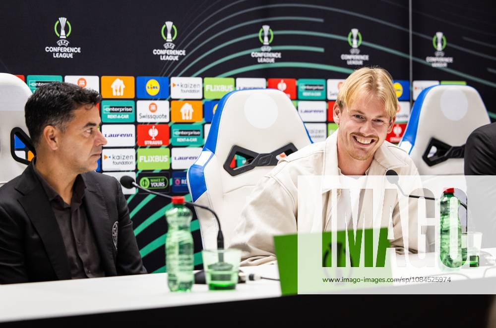 SPLIT - Ajax coach Michel Sanchez and Julian Brandt of Ajax during a press conference, PK, Pressekonferenz the day before the Conference League match between Hadjuk Split and Ajax at the Poljud Stadium. SONNY LENSEN ANP ANPxSportx IVx 572434947 originalFilename: 572434947