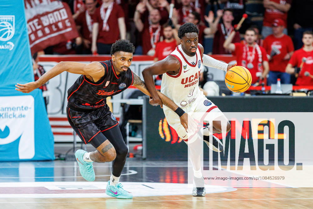 Mylik Wilson (BMA365 Bamberg Baskets, 10), Souley Boum (UCAM Murcia, 00), BMA365 Bamberg Baskets vs. UCAM Murcia, Basketball, Basketball Champions League, 3. Spieltag, 14.10.2026 BMA365 Bamberg Baskets vs. UCAM Murcia, Basketball, Basketball Champions League, 3. Spieltag, 14.10.2026 Bamberg