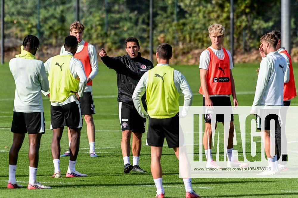 Trainer Marcel Rapp ( Pauli ) Deutschland , Hamburg , Trainingsgelände an der Kollaustrasse , Fussball , 2. Bundesliga , FC St Pauli
