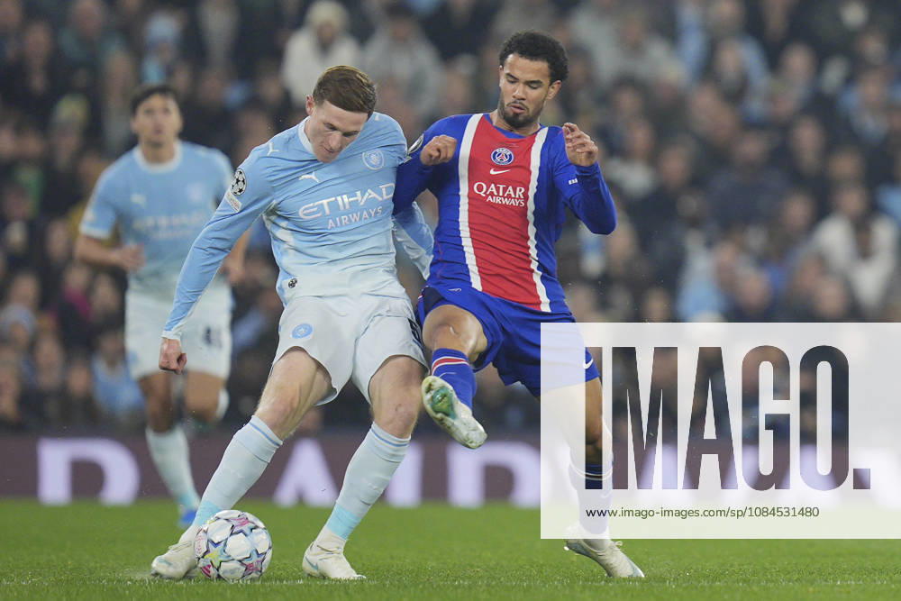 Manchester City v Paris Saint-Germain, UEFA Champions League Elliot Anderson of Manchester City passes the ball under pressure from Warren Zaïre-Emery of Paris Saint-Germain during Manchester City v Paris Saint-Germain UEFA Champions League matchday 2 at the Etihad Stadium, Manchester, England on 14 October 2026 Credit: Steve Flynn Every Second Media Editorial use only. All images are copyright Every Second Media Limited. No images may be reproduced without prior permission.