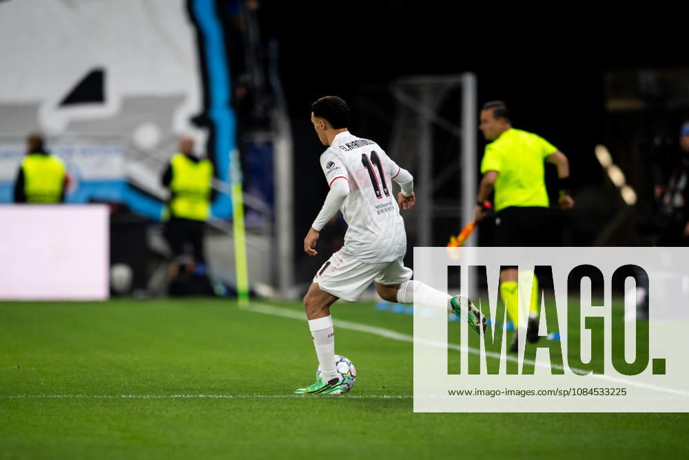 Champions League, 2. Spieltag, Å K Slovan Bratislava vs. VfB Stuttgart im Å tadion Tehelnà pole Narodný futbalový Å¡tadion Bilal El Khannouss (VfB) am Ball WICHTIGER HINWEIS: Gemäß den Vorgaben des DFB und der DFL ist es untersagt, in dem Stadion und oder vom Spiel angefertigte Fotoaufnahmen in Form von Sequenzbildern und oder videoähnlichen Fotostrecken zu verwerten bzw. verwerten zu lassen.