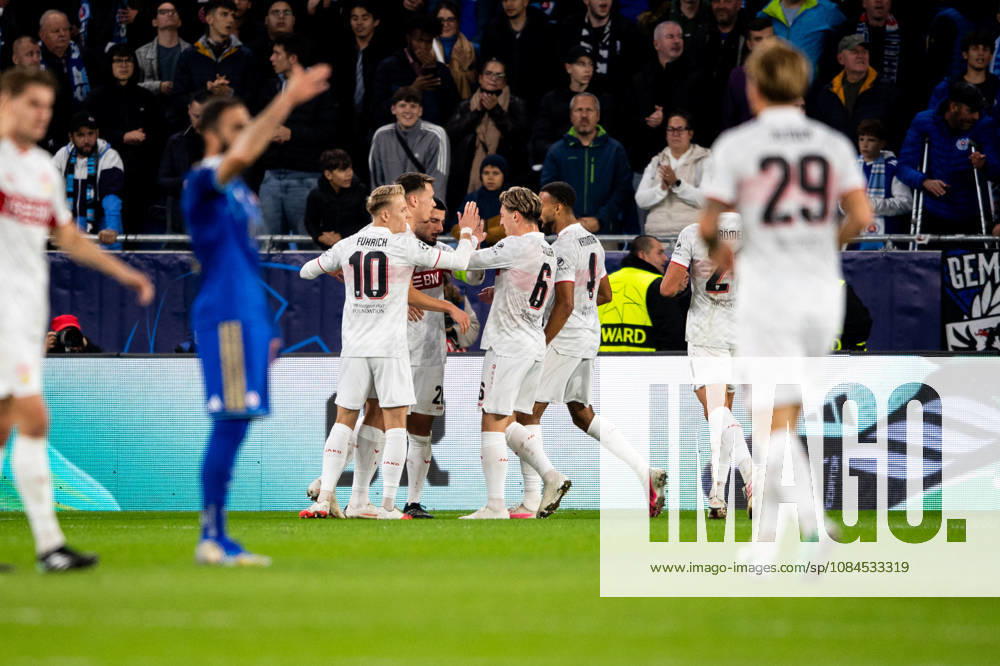 Champions League, 2. Spieltag, Å K Slovan Bratislava vs. VfB Stuttgart im Å tadion TehelnÃ pole NarodnÃ½ futbalovÃ½ Å¡tadion Tor zum 0:1 durch Deniz Undav (VfB), hier im Bild Jubel mit der Mannschaft WICHTIGER HINWEIS: Gemäß den Vorgaben des DFB und der DFL ist es untersagt, in dem Stadion und oder vom Spiel angefertigte Fotoaufnahmen in Form von Sequenzbildern und oder videoähnlichen Fotostrecken zu verwerten bzw. verwerten zu lassen.