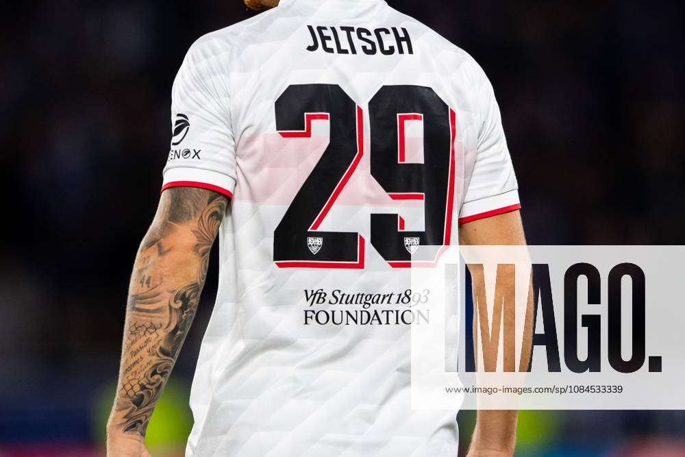 Champions League, 2. Spieltag, Å K Slovan Bratislava vs. VfB Stuttgart im Å tadion Tehelnà pole Narodný futbalový Å¡tadion Finn Jeltsch (VfB) im Fokus WICHTIGER HINWEIS: Gemäß den Vorgaben des DFB und der DFL ist es untersagt, in dem Stadion und oder vom Spiel angefertigte Fotoaufnahmen in Form von Sequenzbildern und oder videoähnlichen Fotostrecken zu verwerten bzw. verwerten zu lassen.