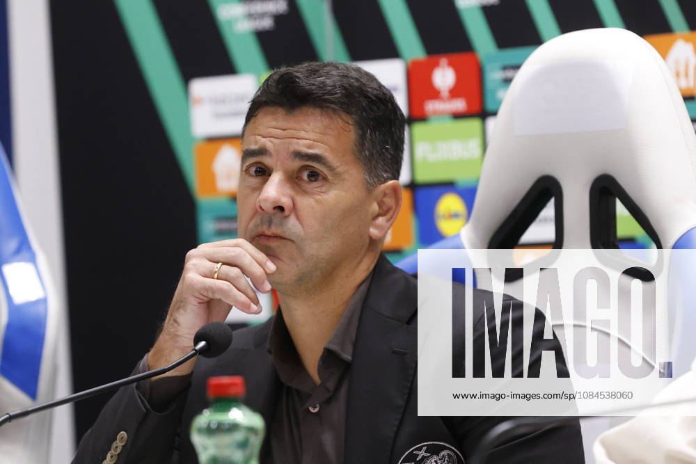 Croatia, Split, 14.10.2026. Poljud Stadium. AFC Ajax press conference, PK, Pressekonferenz ahead of tomorrow s UEFA Conference League Matchday 1 game against Hajduk. In the photo: Coach Miguel Angel Sanchez Munoz. Photo: Nikola Brboleza CROPIX Split CROATIA