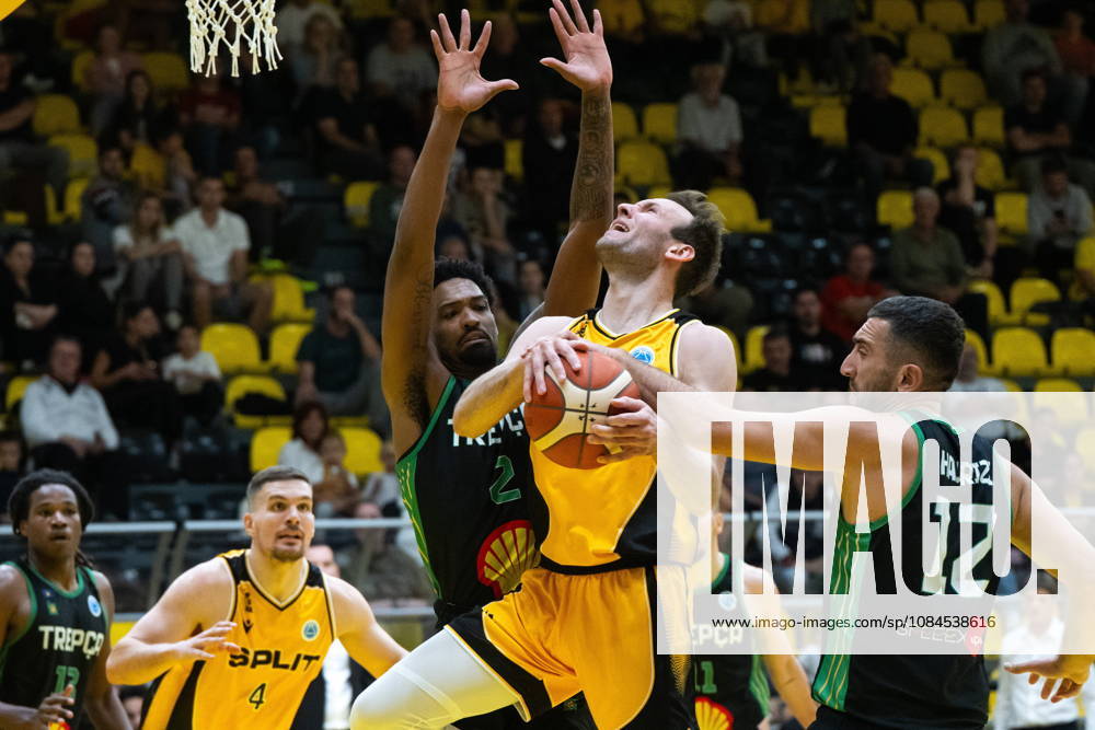 Croatia, Split, 14.10.2026. KK Split basketball hall. Basketball match FIBA ‹‹Europe Cup, KK Split - BC Trepca. In the photo: Trenton McLaughlin, Kevin Bracy- Davis. Photo: Tom Dubravec CROPIX Split CROATIA