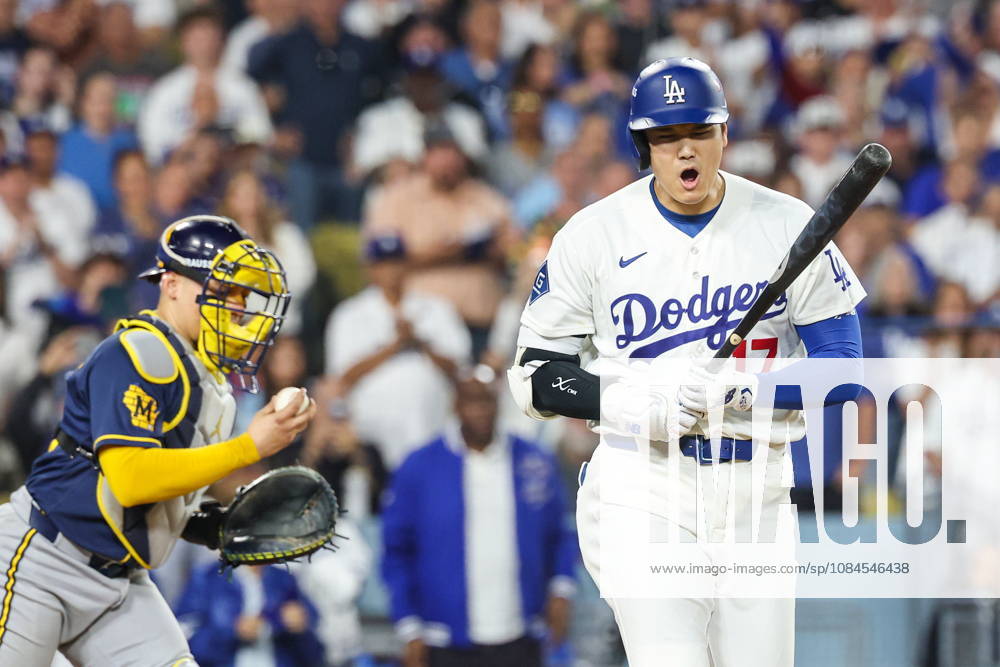 MLB, Baseball Herren, USA NLCS Game 3 - Los Angeles Dodgers vs Milwaukee Brewers Dodgers designated hitter Shohei Ohtani (17) reacts after getting a walk in the sixth inning of game 3 of the National League Championship Series between the Los Angeles Dodgers and the Milwaukee Brewers at Uniqlo Field in Dodger Stadium in Los Angeles, California, USA, 14 October 2026. LOS ANGELES CALIFORNIA United States