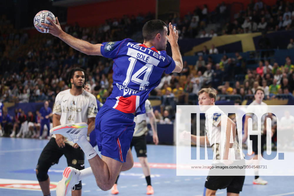(261015) -- CELJE, Oct. 15, 2026 -- Ferran Sole Sala of Paris Saint-Germain shoots the ball during the European Handball Federation (EHF) Champions League match between RK Celje Pivovarna Lasko and Paris Saint-Germain at Zlatorog Sports Hall in Celje, Slovenia, Oct.14, 2026. (Photo by Xinhua) (SP)SLOVENIA-CELJE-HANDBALL-EHF CHAMPIONS LEAGUE-RK CELJE PIVOVARNA LASKO VS PARIS SAINT-GERMAIN ZeljkoxStevanic