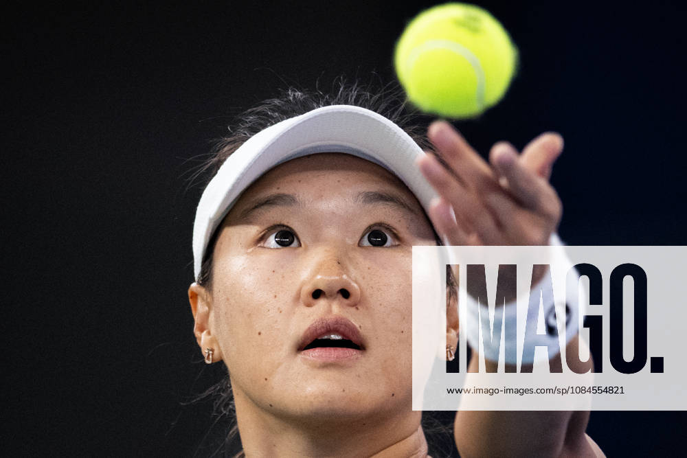 (261015) -- WUHAN, Oct. 15, 2026 -- Guo Hanyu serves during the women s sinlges round of 16 match between Guo Hanyu of China and Elina Svitolina of Ukraine at the 2026 Wuhan Open tennis tournament in Wuhan, capital of central China s Hubei Province, Oct. 15, 2026. ) (SP)CHINA-WUHAN-TENNIS-WUHAN OPEN-WOMEN S SINGLES(CN) XiaoxYijiu