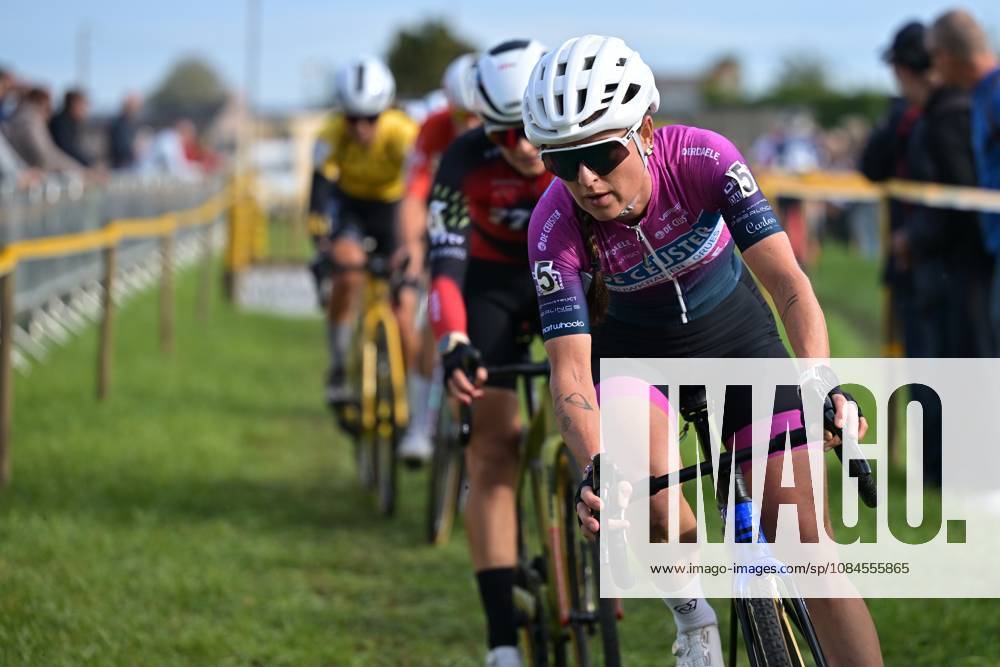 Netherlands Denise Betsema pictured in action during the women elite race of the Kermiscross cyclocross cycling event, on Thursday 15 October 2026, in Ardooie. DAVIDxPINTENS x189889535x